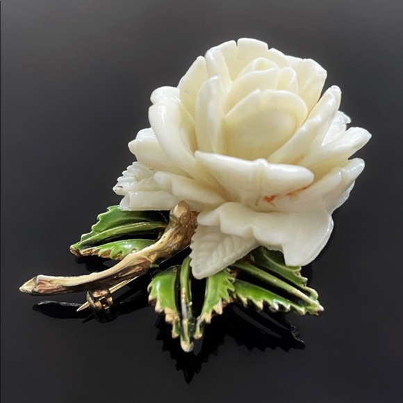 🥂 White is an Amazing Color 🥂 - Picture 3 of 13